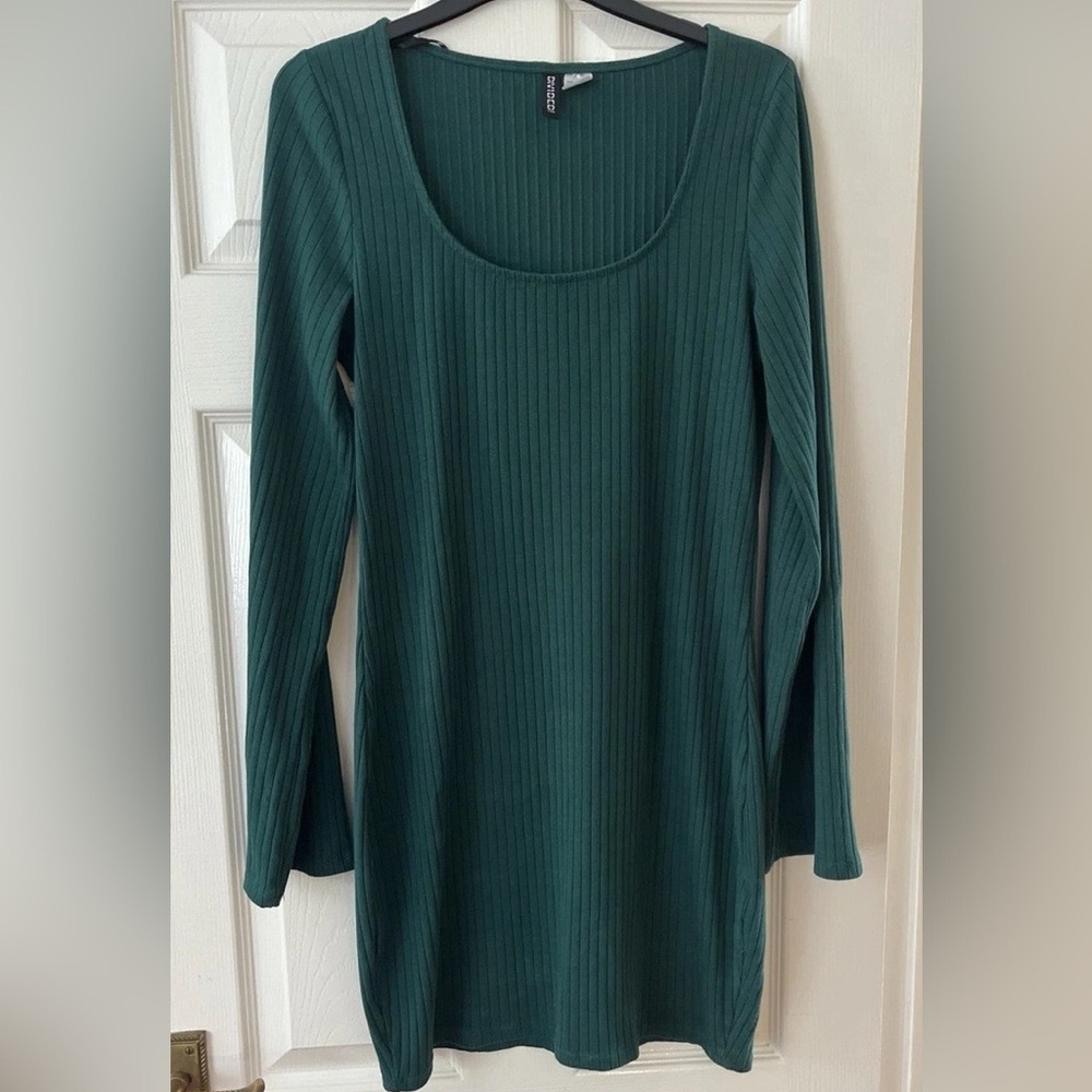 H&M Divided Ribbed Dark Green Top